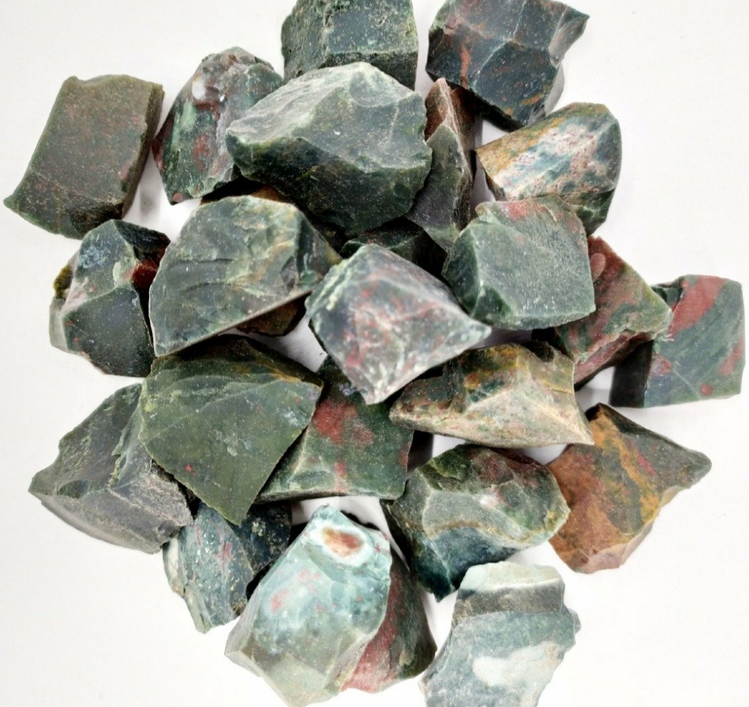 wholesale-natural-bloodstone-stone-raw-gemstone-raw.jpg
