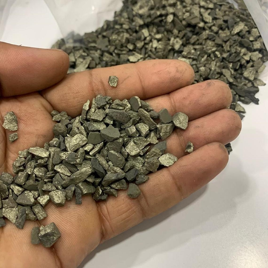 wholesale-natural-pyrite-stone-chips.jpg