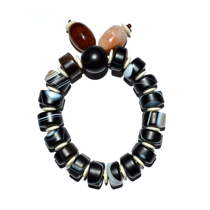 suleiman-black-agate-tyre-shape-bracelets.jpg